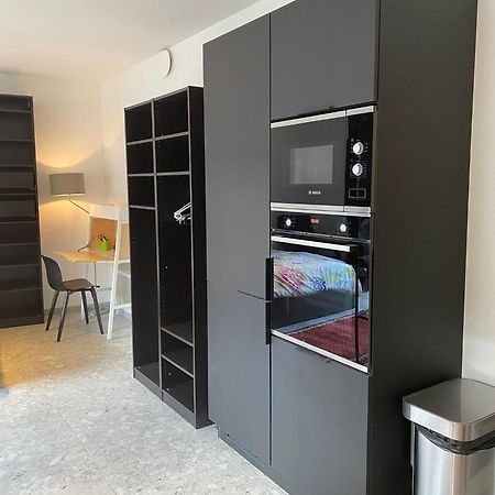 Central Studio In Кортрейк Экстерьер фото