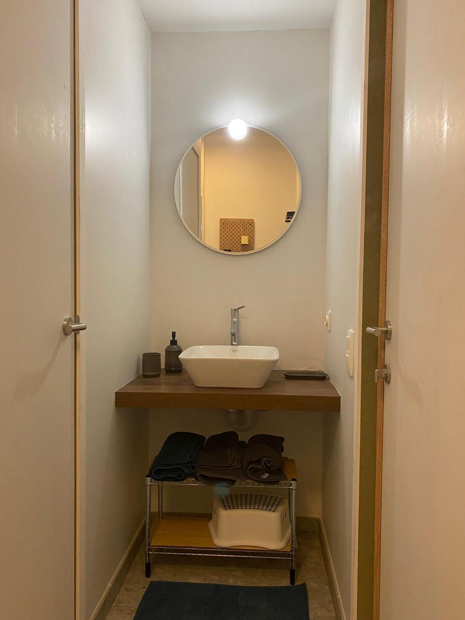 Central Studio In Кортрейк Экстерьер фото