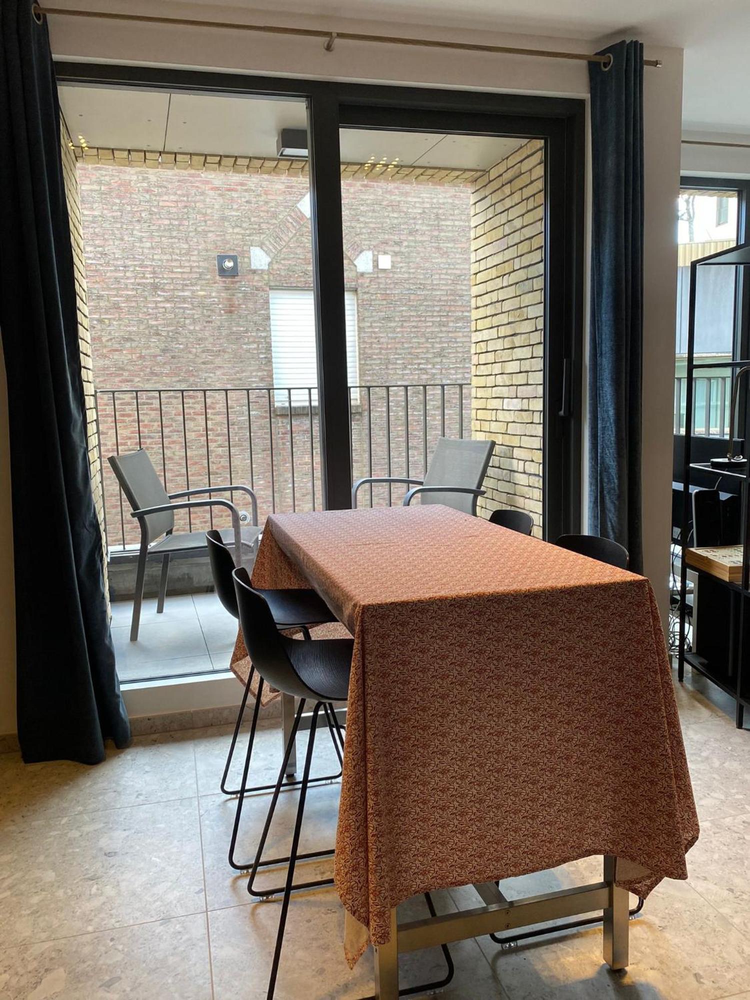 Central Studio In Кортрейк Экстерьер фото